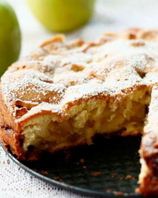 Диетическая яблочная шарлотка на кефире