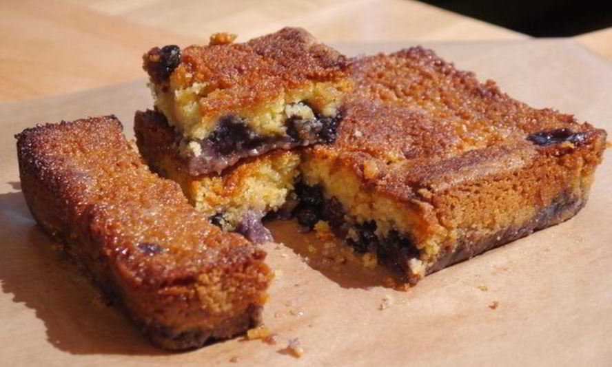 Рецепт лимонной шарлотки с голубикой