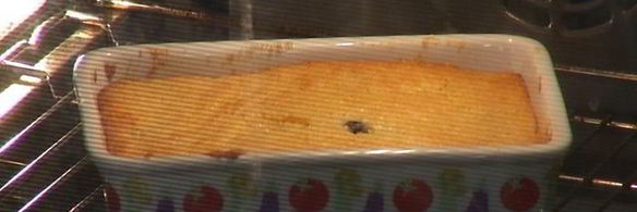 лимонная шарлотка с голубикой