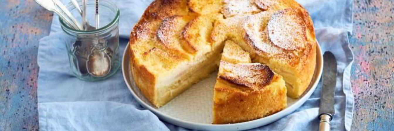 Шарлотка из белого батона с грушами и апельсинами