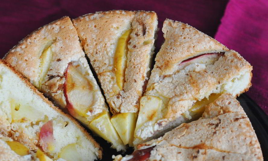 Рецепт шарлотки из яблок в духовке