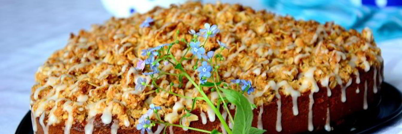 Шарлотка на простокваше со сливочной крошкой