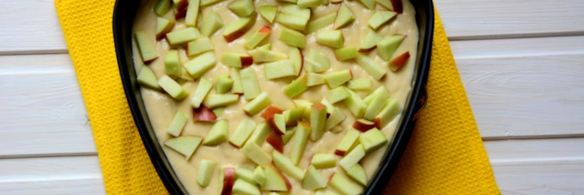 шарлотка на простокваше со сливочной крошкой