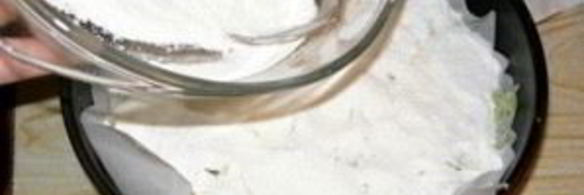 шарлотка с брусникой и яблоками