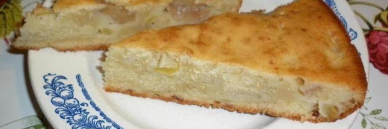 Шарлотка с грушами