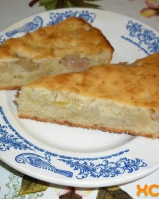 Шарлотка с грушами