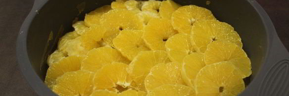 шарлотка с карамелизованными апельсинами