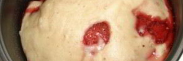 шарлотка с клубникой в мультиварке