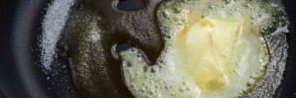 шарлотка с курагой и яблоками