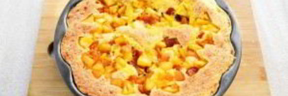 шарлотка с курагой и яблоками