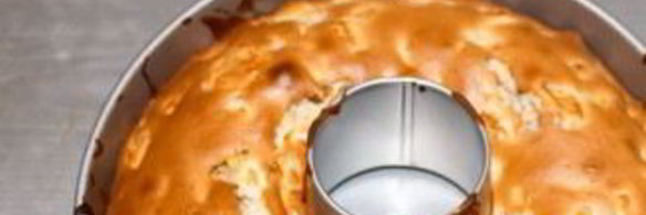 шарлотка с вареньем