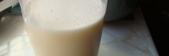 шарлотка с яблоками и изюмом