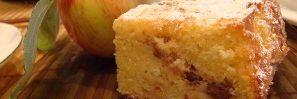 шарлотка с яблоками и изюмом