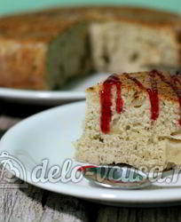 Шарлотка с яблоками в мультиварке