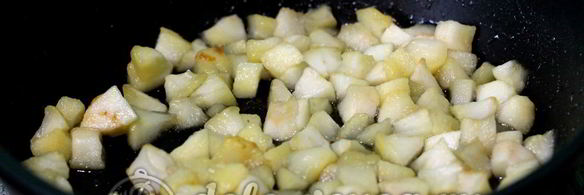 шарлотка с яблоками в мультиварке