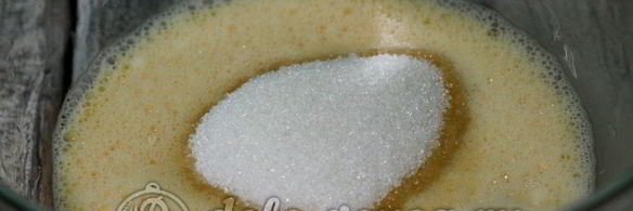 шарлотка с яблоками в мультиварке