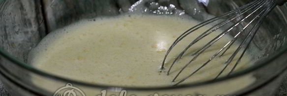 шарлотка с яблоками в мультиварке