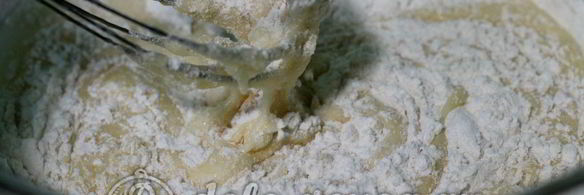 шарлотка с яблоками в мультиварке