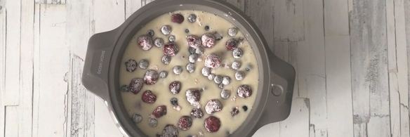 шарлотка с ягодами