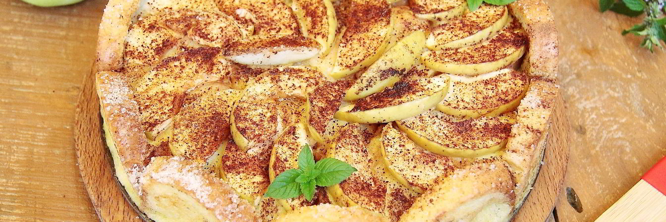 Яблочная шарлотка с хлебом