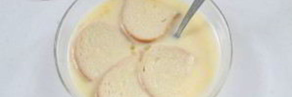 яблочная шарлотка с хлебом