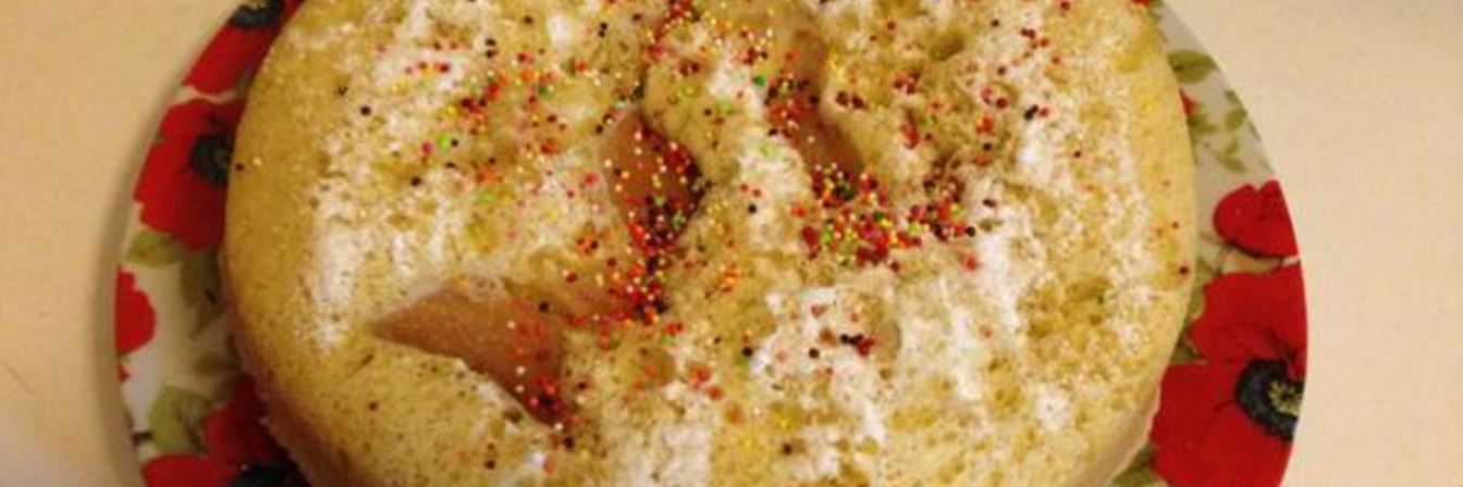 Яблочная шарлотка в мультиварке