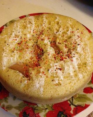 Яблочная шарлотка в мультиварке