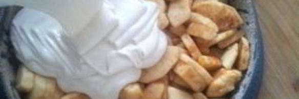 яблочная шарлотка