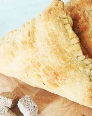 Слоеные конвертики с бананово-шоколадной начинкой