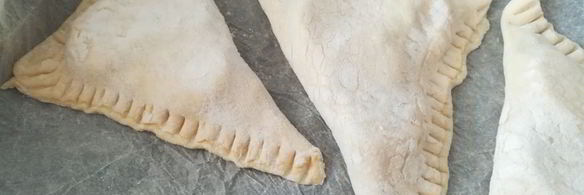 слоеные конвертики с бананово-шоколадной начинкой