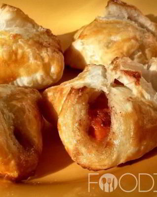 Слоеные конвертики с тыквой