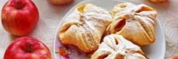 слоеные конвертики с яблоками