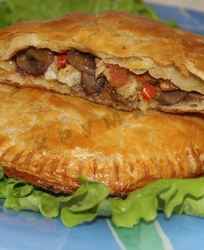 Слойки из слоеного теста с мясом Панама-мама