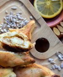 Слойки с джемом и семечками