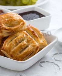 Слойки с джемом из слоеного теста