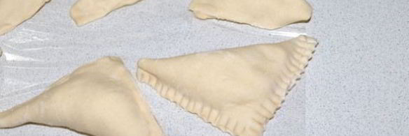 слойки с горбушей и яйцом