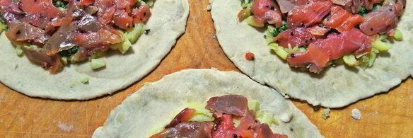 слойки с картошкой и лососем