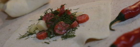 слойки с колбасками и сулугуни