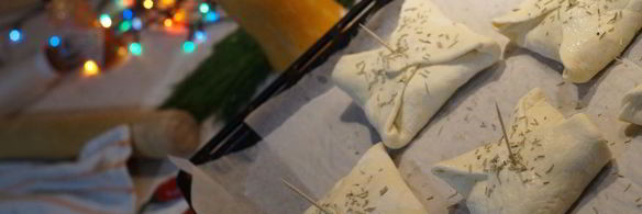 слойки с колбасками и сулугуни