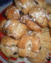 Слойки с кунжутом и клюквой