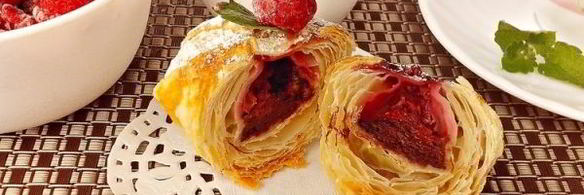 слойки с малиной и шоколадом