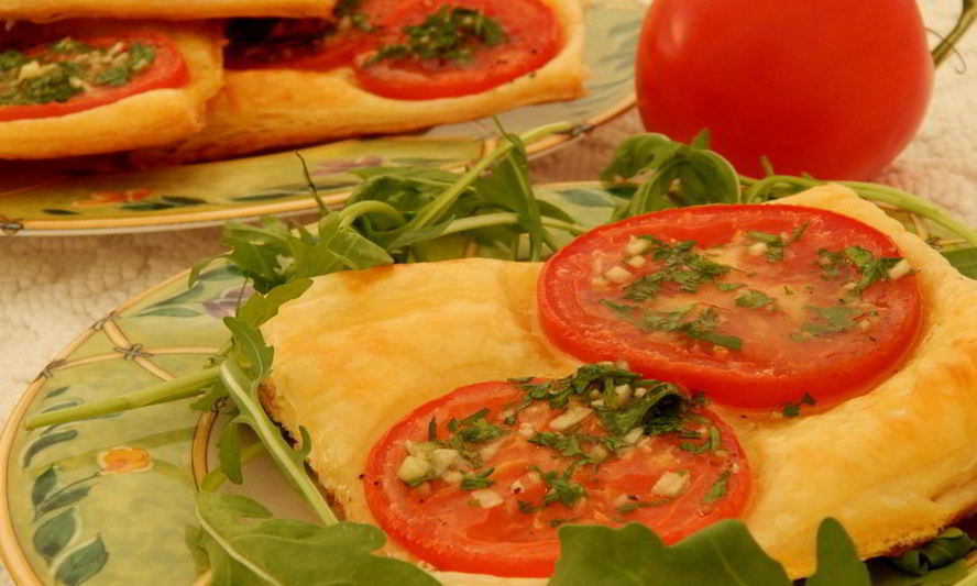 Рецепт слоек с помидорами