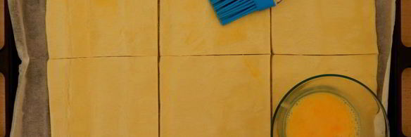 слойки с помидорами