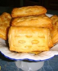 Слойки с сыром из слоеного теста