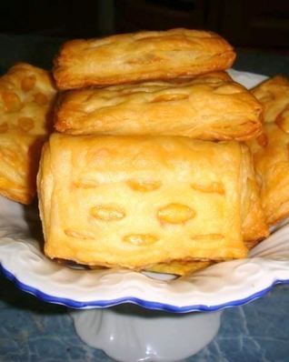 Слойки с сыром из слоеного теста