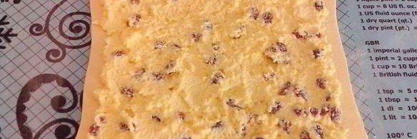 слойки с творогом и изюмом