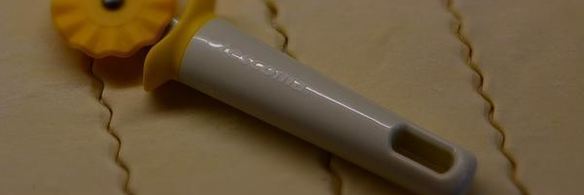 слойки с творогом и клубникой