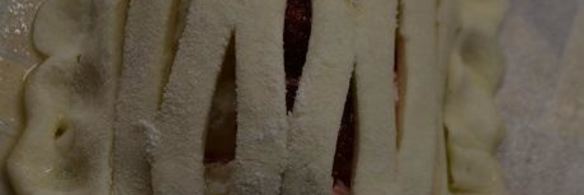 слойки с творогом и клубникой