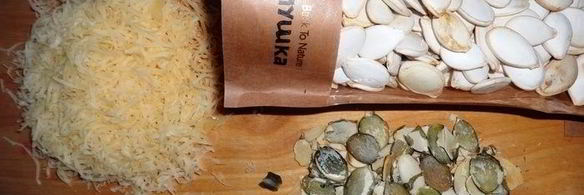 слойки с тыквой и тыквенными семечками