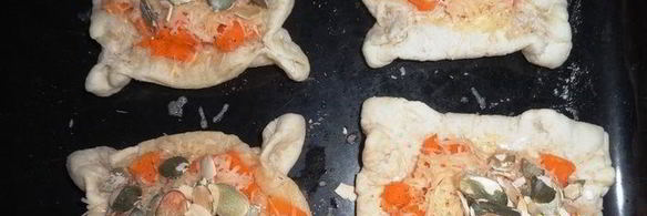 слойки с тыквой и тыквенными семечками